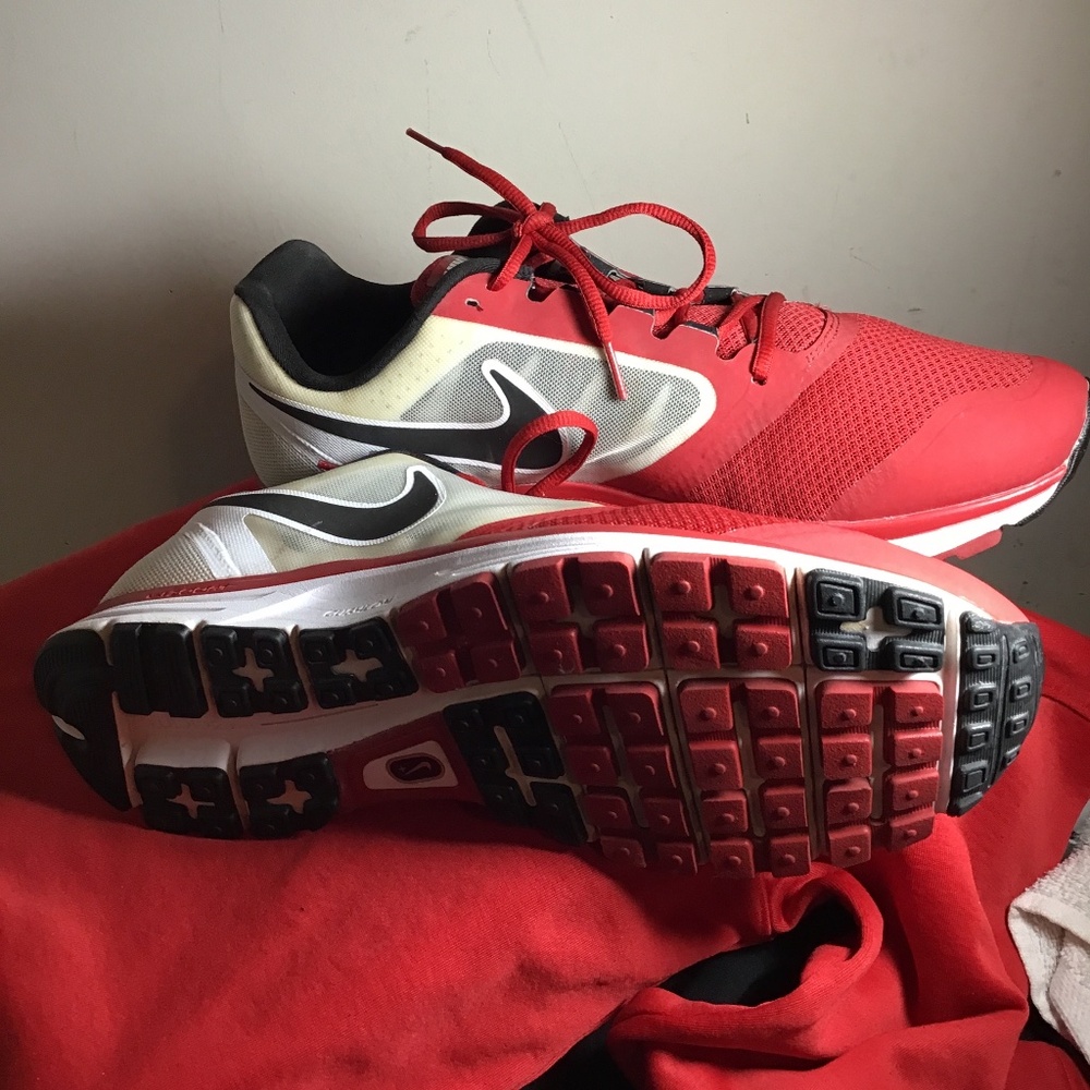 😎🔥Nike’s Zoom Vomero 8, great cond, see photos for details/condition, 😘